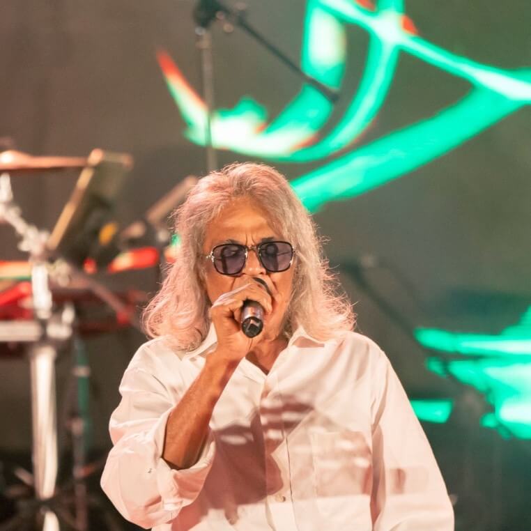 senaka,batagoda,senakabatagoda,senaka batagoda,sereenabatagoda,sereena,Sri Lanka,Folk music,Musician,Singing,Percussion,Rock,Reggae,Pop,Versatility,Vocalist,Guitarist